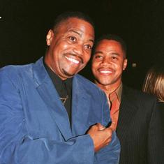 El cantante de soul Cuba Gooding posa junto a su hijo, el actor Cuba Gooding Jr.