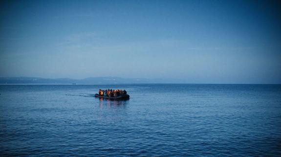 Una decena de muertos por el naufragio de un bote con refugiados frente a Lesbos