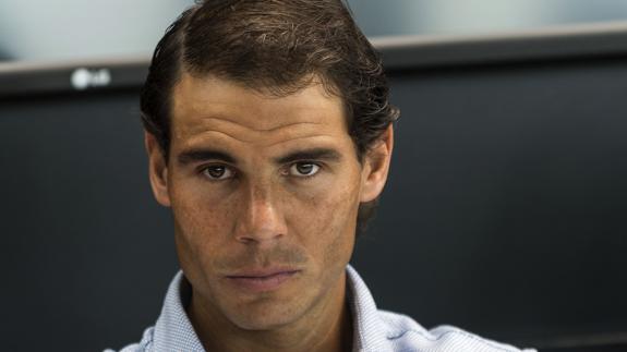 Rafa Nadal, con gesto serio. 