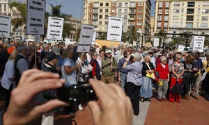 La manifestación se inició en la plaza de la Marina. / ANTONIO SALAS
