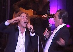 Antonio Banderas y David Bisbal cantan Canción del Mariachi en la gala Starlite