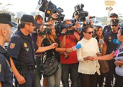 Isabel Pantoja, a su llegada hoy a la Audiencia Provincial.:: Antonio Salas. Vídeo de Rossel Aparicio y Pedro J. Quero