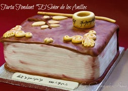 Aprende a hacer una tarta para fans de El señor de los anillos