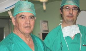 Los cirujanos cardiacos Such y Porras del Hospital Clínico Universitario