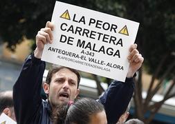 Los tres municipios afectados por el estado de la carretera han reclamado hoy su arreglo. : Álvaro López