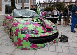 Uno de los coches que participaron ayer en la exposición. Rocío Rodríguez