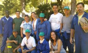 Los operarios del equipo de trabajo del Tajo de Ojén