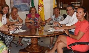 Acto de la firma en el Ayuntamiento. :: E. Cabezas