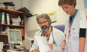 El Clínico evalúa y fija tratamientos 'on line' a pacientes con problemas de nutrición