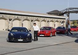 Clientes experimentan en el circuito Ascari las sensanciones a bordo de un Ferrari