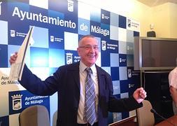 Pezzi hace un gesto de alegría al terminar la rueda de prensa.:: Pilar R. Quirós