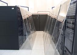 Imagen de la principal máquina del centro de Supercomputación y Bioinformática.:: Ñito Salas