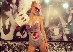 Paris Hilton, disfrazada de Miley Cyrus. / Instagram