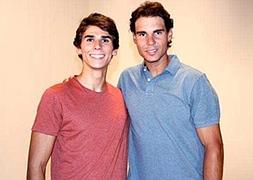 Rafa Nadal y su nuevo 'hermano'