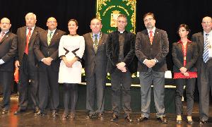 Atencia, N´ñendez, Lupiáñez, Conde, Delgado, Sánchez, Márquez, Fernández y Rosique tras la ceremonia de entrega