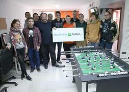 Parte del equipo de Resultados-Fútbol, con Manu Gutiérrez en el medio. :: SUR