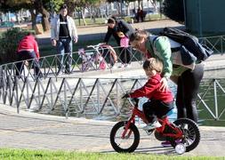 Las bicicletas siguen siendo uno de los regalos clásicos más demandados por los niños. :: Carlos Moret
