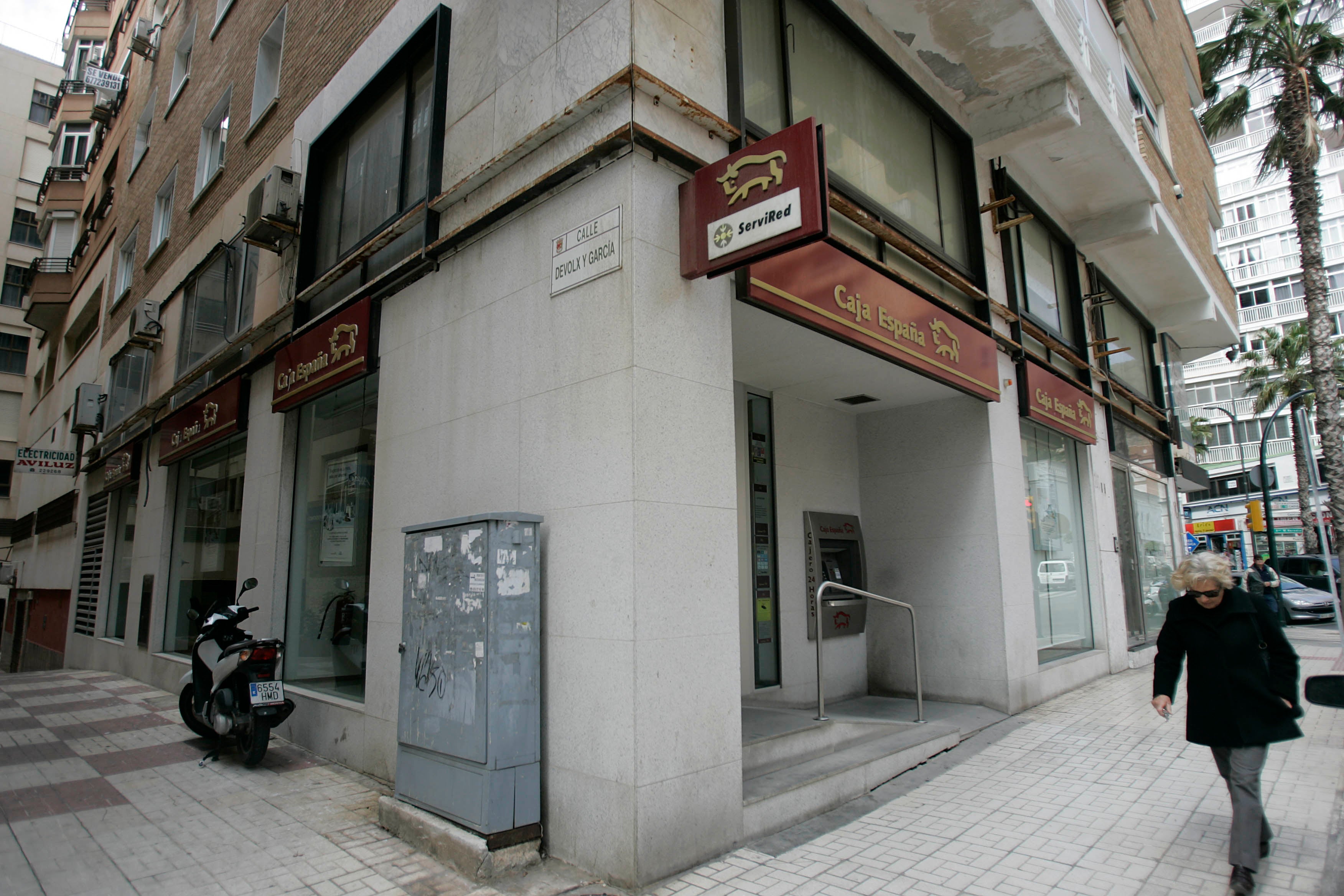 Oficina de Caja España en La Malagueta. :: Yhasmina García