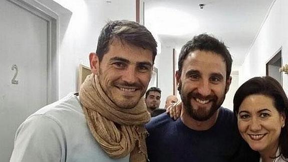 Iker Casillas felicitó en persona a los actores.