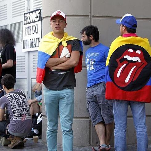 Fans, a las puertas del Santiago Bernabeu