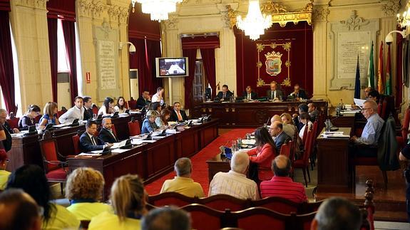 Imagen del pleno celebrado ayer, en el que Caneda anunció su decisión de marcharse.