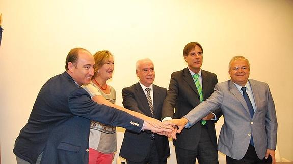 Firmantes del acuerdo hoy en Málaga 