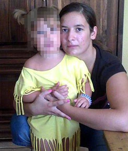 No estaban casados pero vivían juntos con su hija pequeña. 