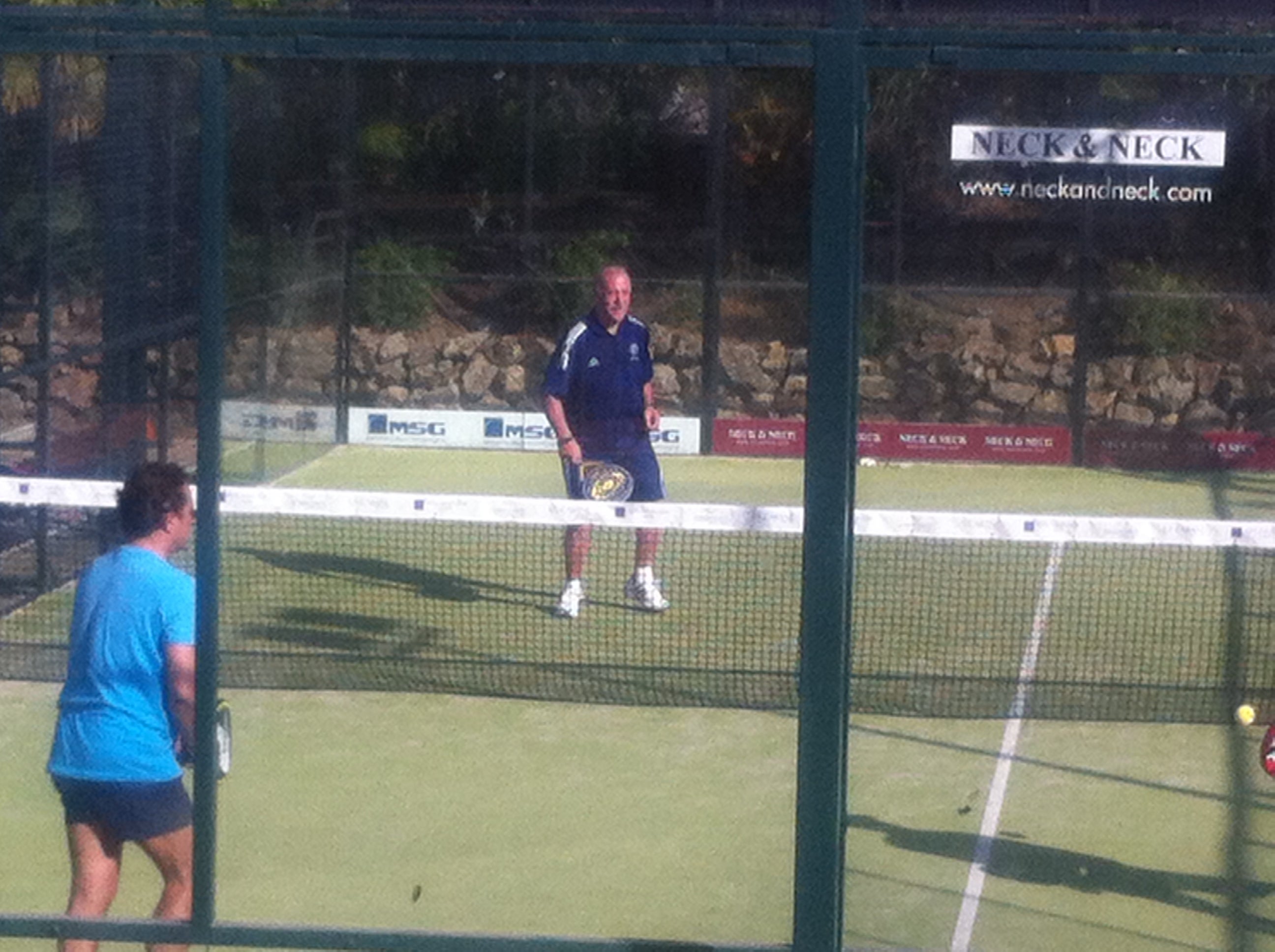 Del Bosque, fiel a su cita con el pádel en Marbella