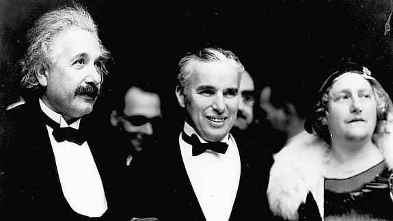 Charles Chaplin comparte estreno junto a Albert y Elsa Einstein. 