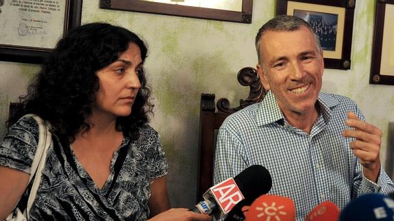 Los padres de Ashya King, en rueda de prensa. 