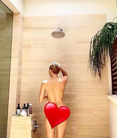 Miley Cyrus, desnuda en la ducha de un hotel. 