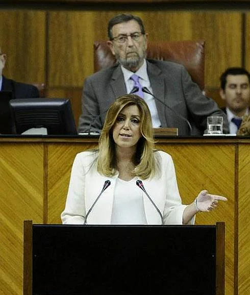 Susana Díaz elude hablar de agotar la legislatura