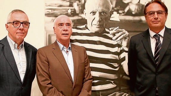 José Lebrero, Luciano Alonso y Victorino Lluch, ayer en el Picasso.