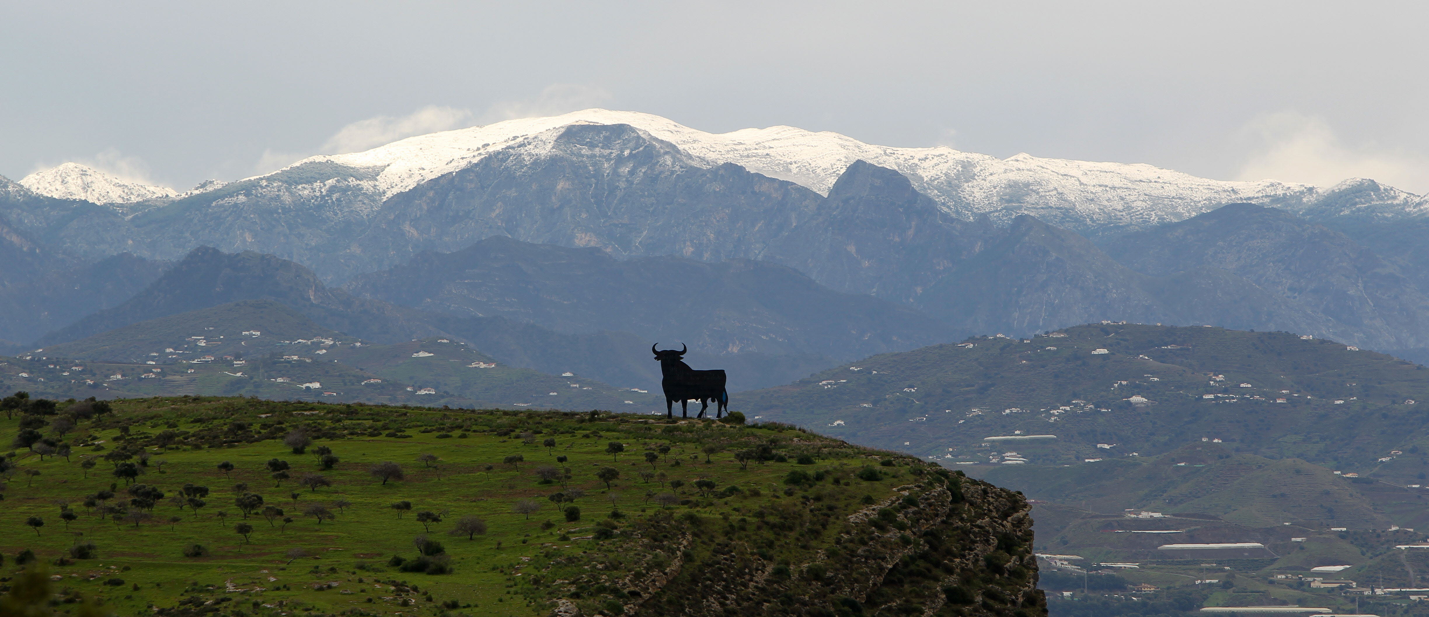 Polémica por una excursión "masiva" a la cumbre de La Maroma