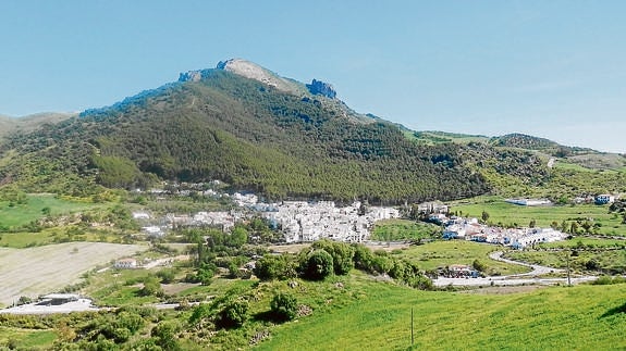 Montercorto cuenta con cerca de 660 vecinos y se sitúa a algo más de 21 kilómetros de Ronda.