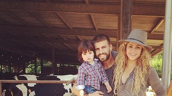 Piqué, Shakira y el pequeño Milan