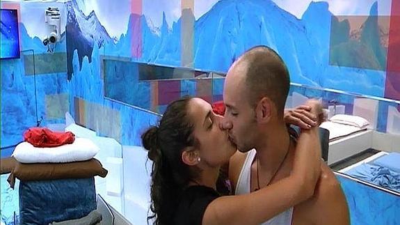Gran Hermano 15: Omar deja a Paula y vuelve con su ex