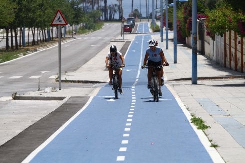 El Ayuntamiento estudia posibles trazados para unir Guadalmina y Las Chapas con carriles bici