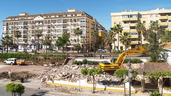 Inicio de la demolición de edificios en los terrenos del Bulevar.
