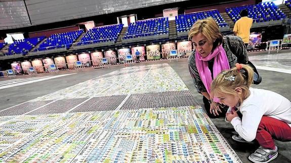 El mural de sellos está en el Palacio de Deportes Martín Carpena. 