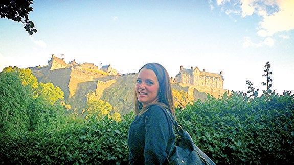 Inmaculada Ruiz, en una de las zonas medievales de Edimburgo.