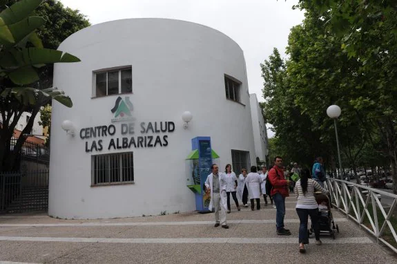 El equipo de gobierno propone la ampliación del centro de salud de Las Albarizas. :: josele-lanza