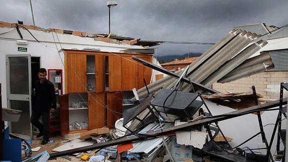 Un tornado deja un reguero de daños en la zona del aeropuerto, Churriana y Playamar
