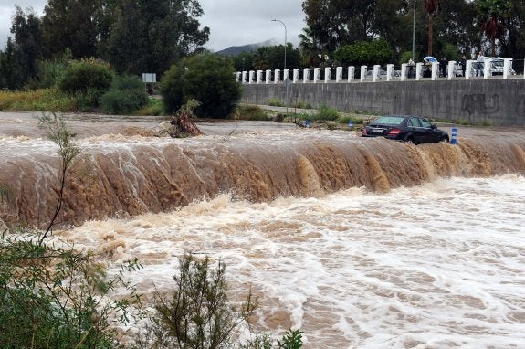 El Ayuntamiento descarta un nuevo puente en El Potril hasta el desarrollo urbanístico de la zona