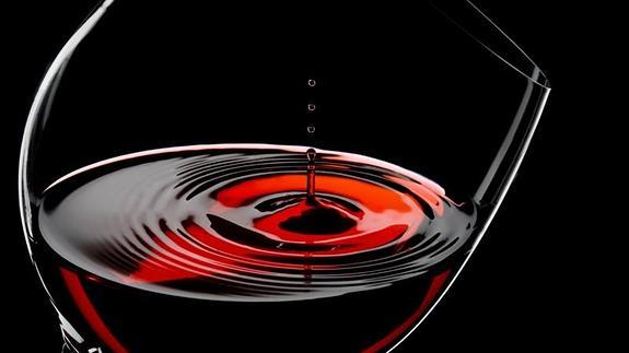 Una copa que reduce grados de alcohol