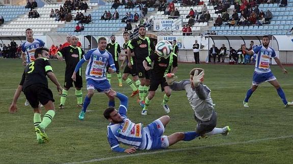 Jugada del segundo gol encajado por El Palo.