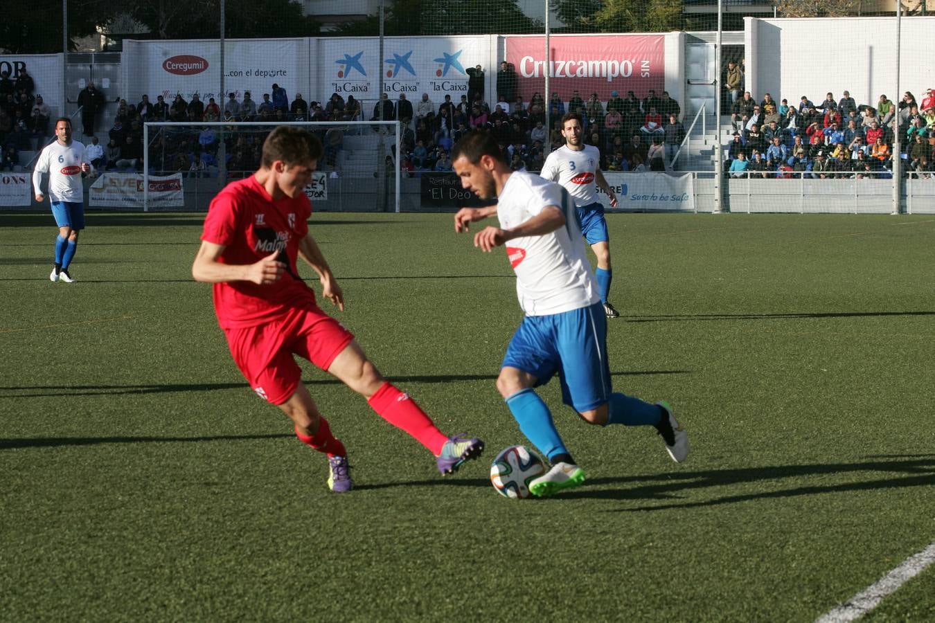 El Palo mejora, pero no gana