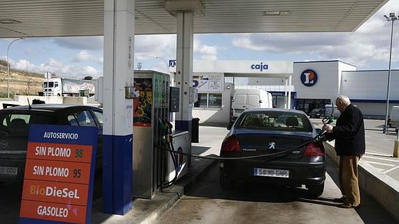 Gasolinera en un hipermercado de la localidad burgalesa de Miranda de Ebro. 