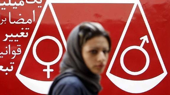 La mujer iraní, abocada a convertirse en una "máquina de procrear"