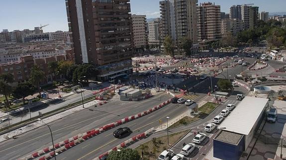 Desvíos de tráfico en la avenida por los trabajos del metro.